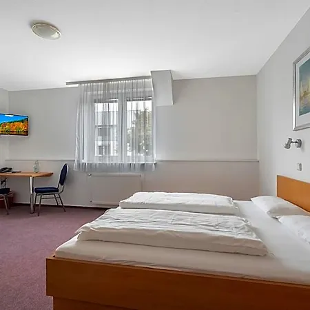 Hotel Imota 3*